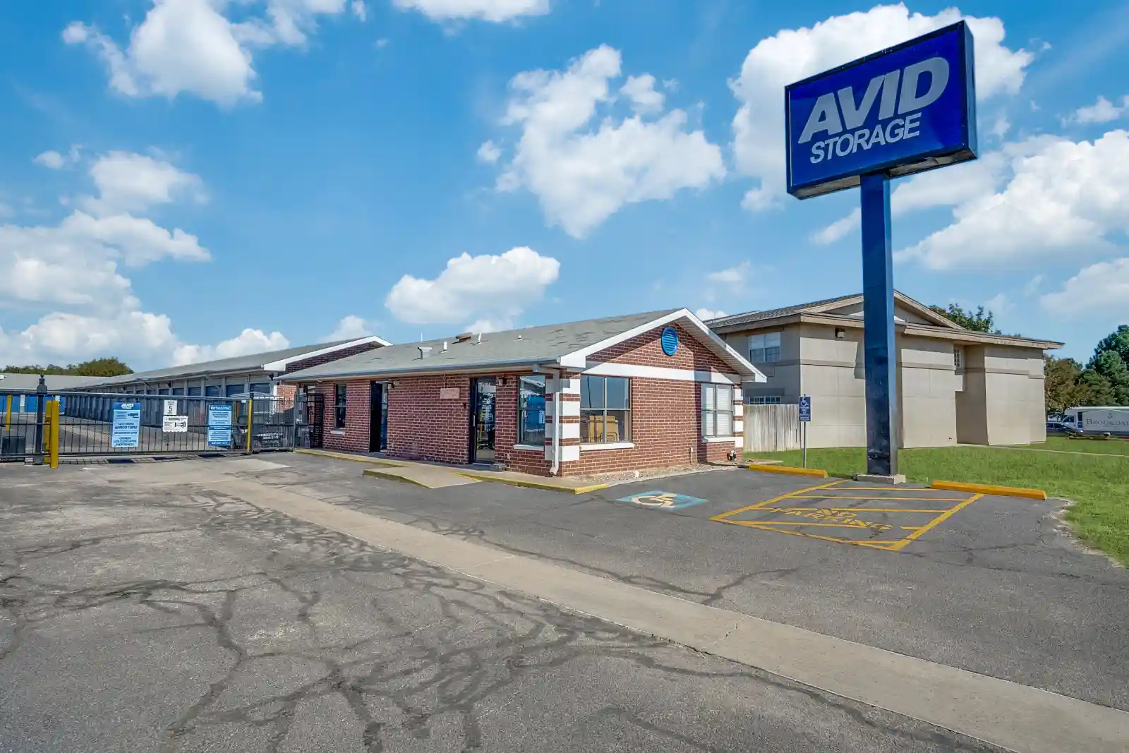 Avid Storage - West Loop 250